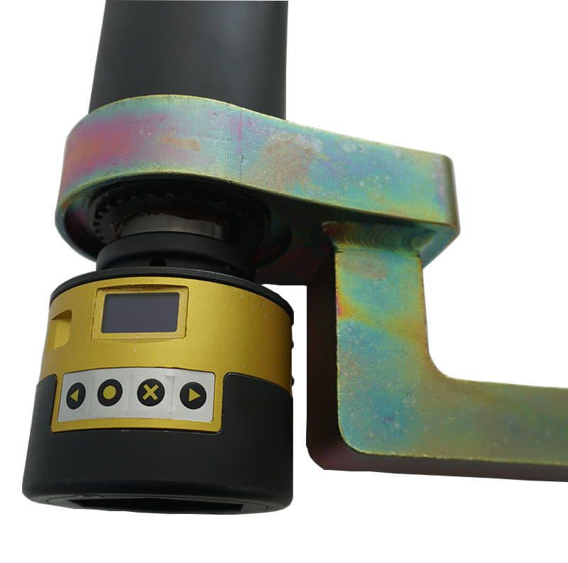 a pneumatic torque wrench is a powerful and precise tool(Images3) DSC00123.jpg