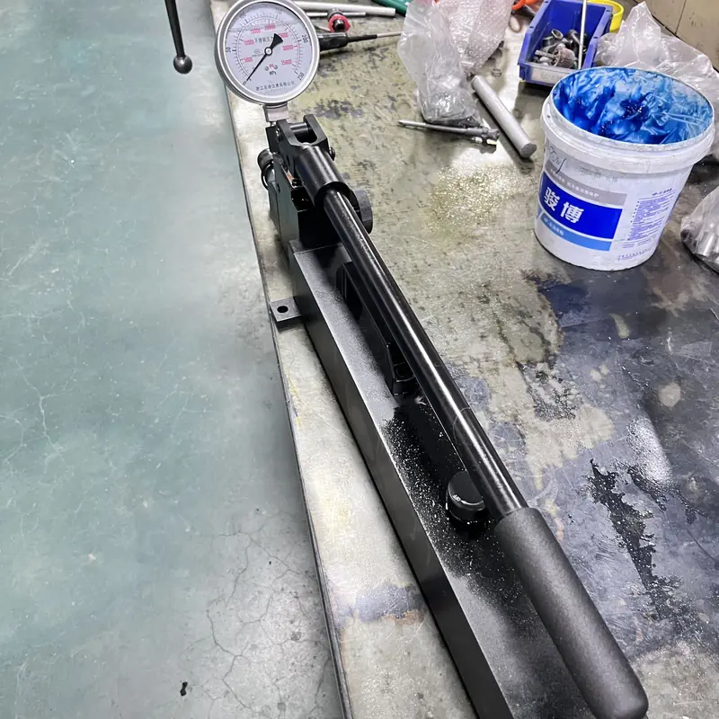 Enhance Efficiency with the Lightweight Hydraulic Hand Pump: A Must-Have for Industrial Applications(Images1) Lightweight-Hydraulic-Hand-Pump-1.webp