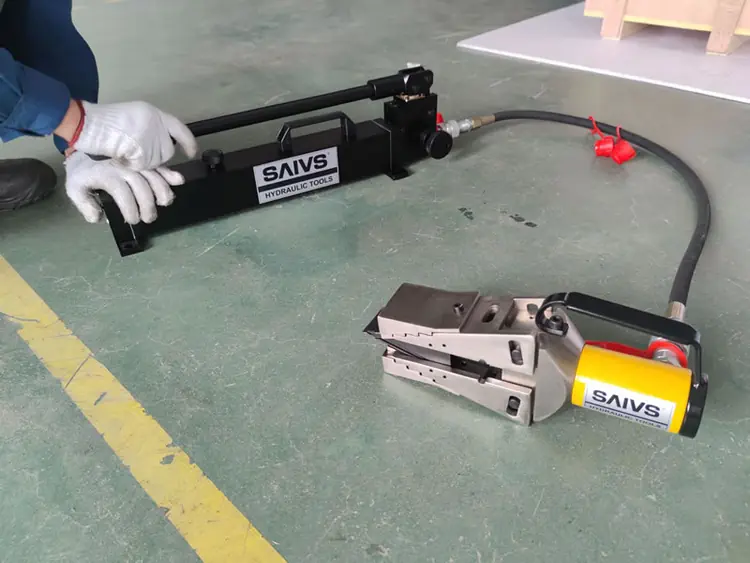 Portable Flange Spreaders for On-Site Maintenance: Hydraulic Solutions by SAIVS(Images1) IMG_20220511_1415581.webp